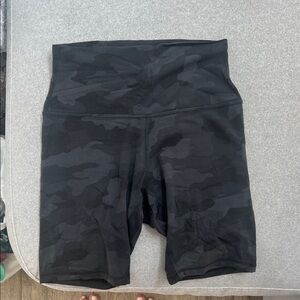 Lululemon Align 6” Black Camo Women’s Biker Shorts